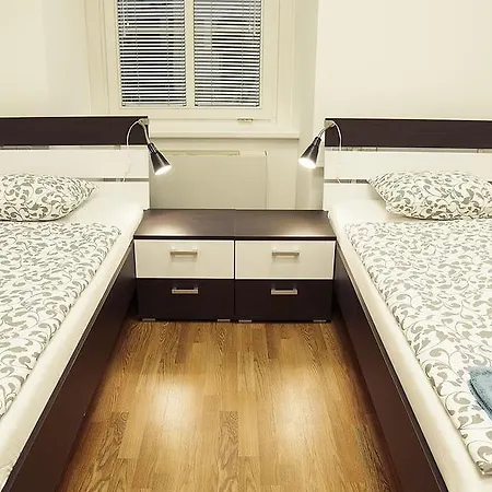 Folks بيت شباب براتسيلافا