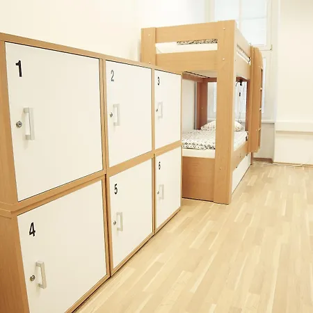 Folks بيت شباب براتسيلافا