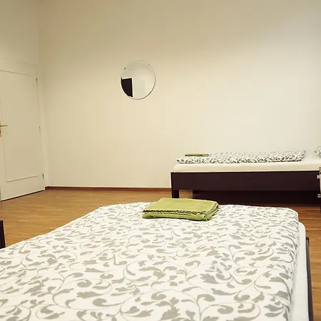 بيت شباب Folks *