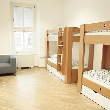 بيت شباب Folks *