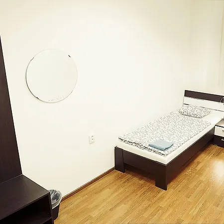 Folks Hostel *